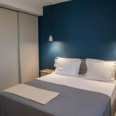 New Blue With Private Pool At Trapezaki