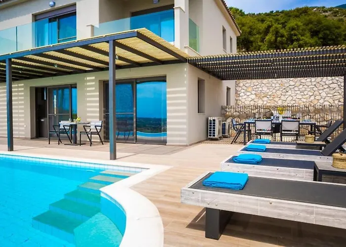 New Blue With Private Pool At Trapezaki